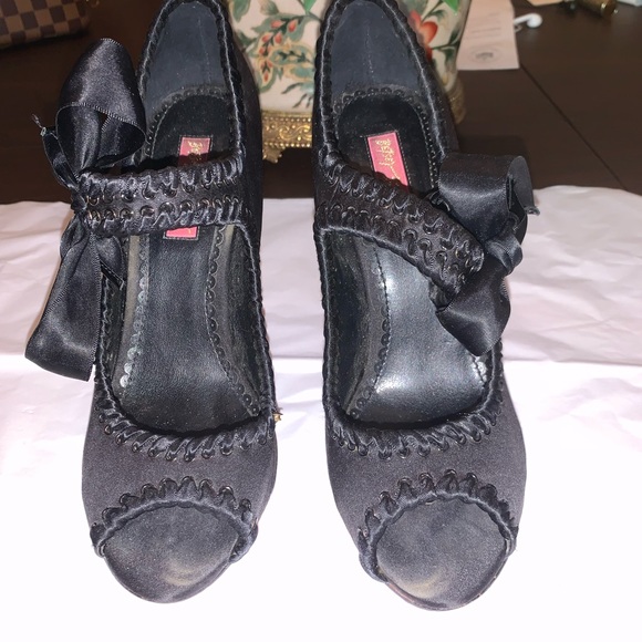 Betsey Johnson Shoes - Betsy Johnson Heels with Pink Bottoms 💗